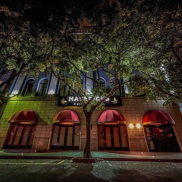 Mavericks Revue Bar - Strip Club